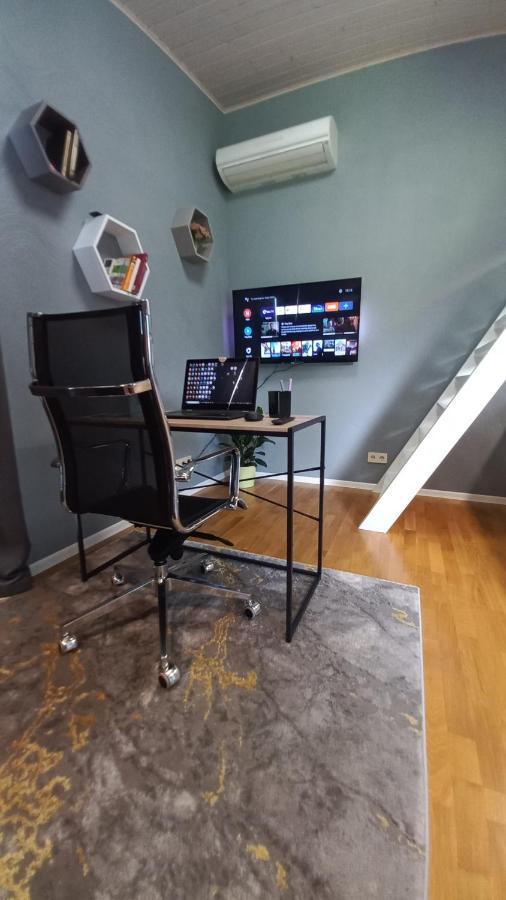 Tiny House, Kesk Loft Apartment Tartu Bagian luar foto